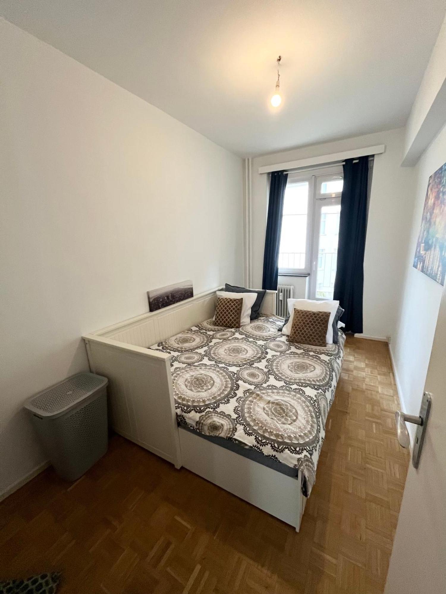 Cosy Two Bedroom In Appartement Bruxelles